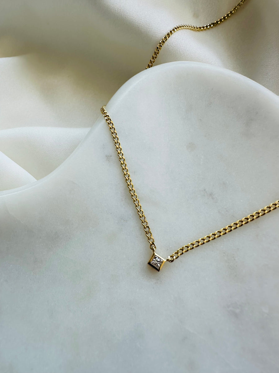 Lumi - 18ct Yellow Gold Diamond necklace