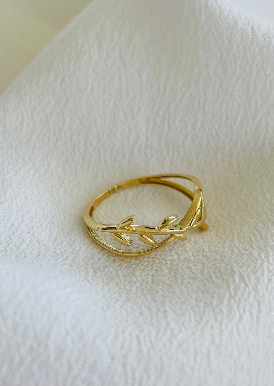 18ct Yellow Gold Ring - Daphne