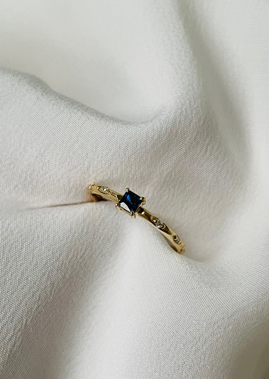 Mira -18ct Yellow Gold Sapphire Diamond Ring