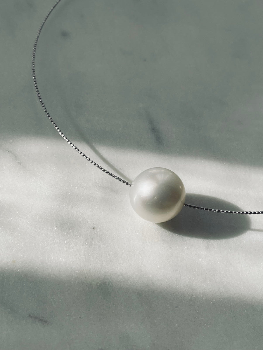 White South Sea Pearl Silver Omega Chain Floating Necklace