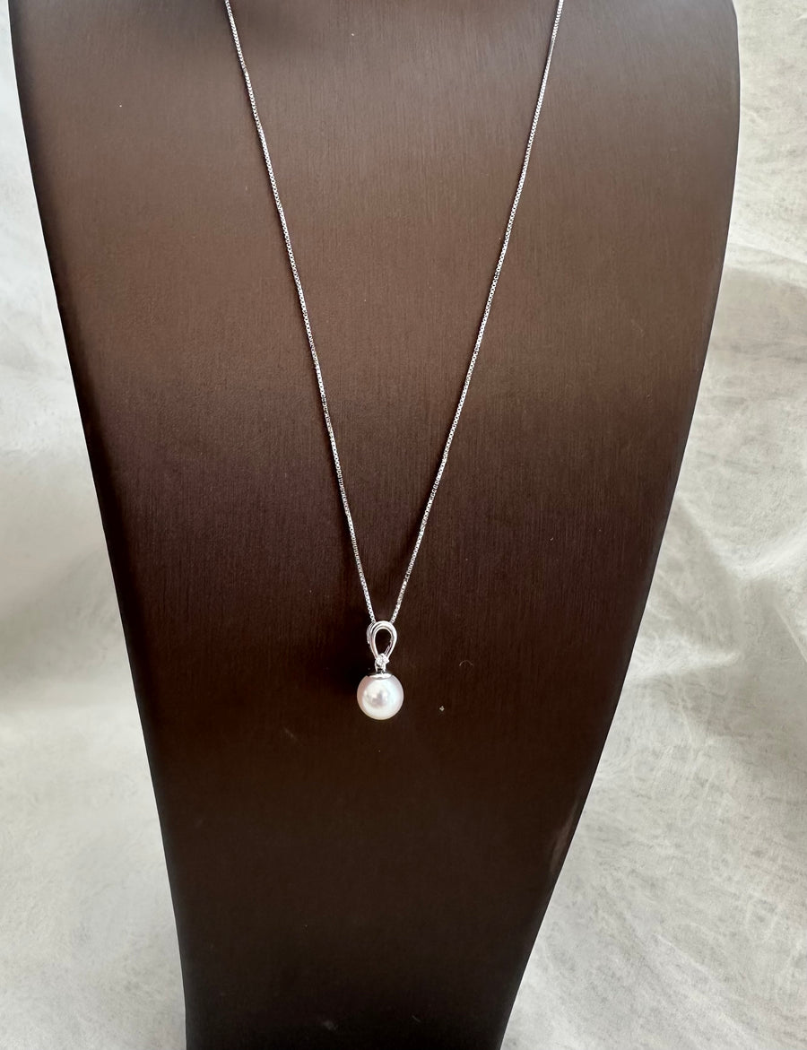 8mm Japanese Akoya Pearl 18ct White Gold Diamond Pendant