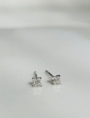 Single 18ct White Gold Diamond Clover Earring Stud