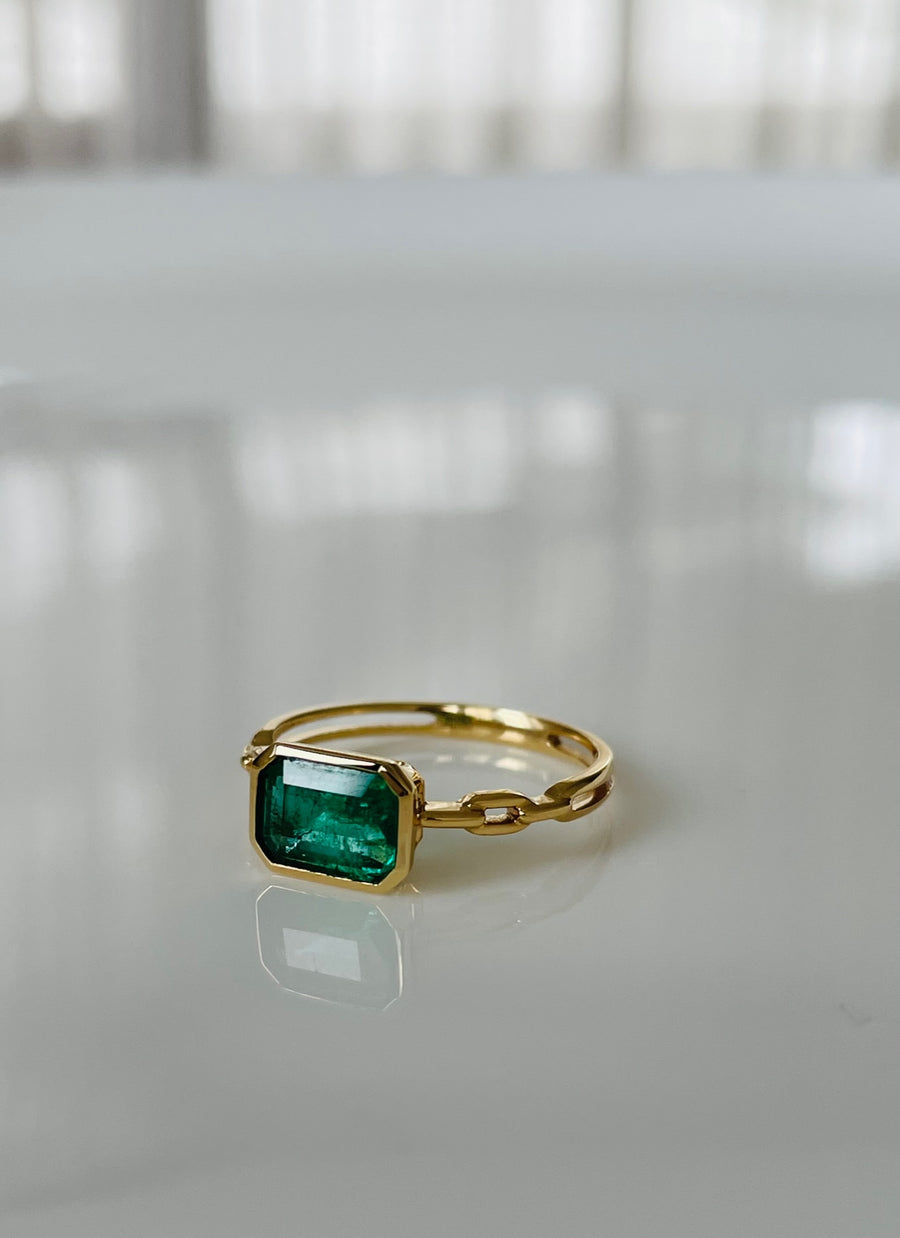 18ct Yellow Gold Emerald Ring