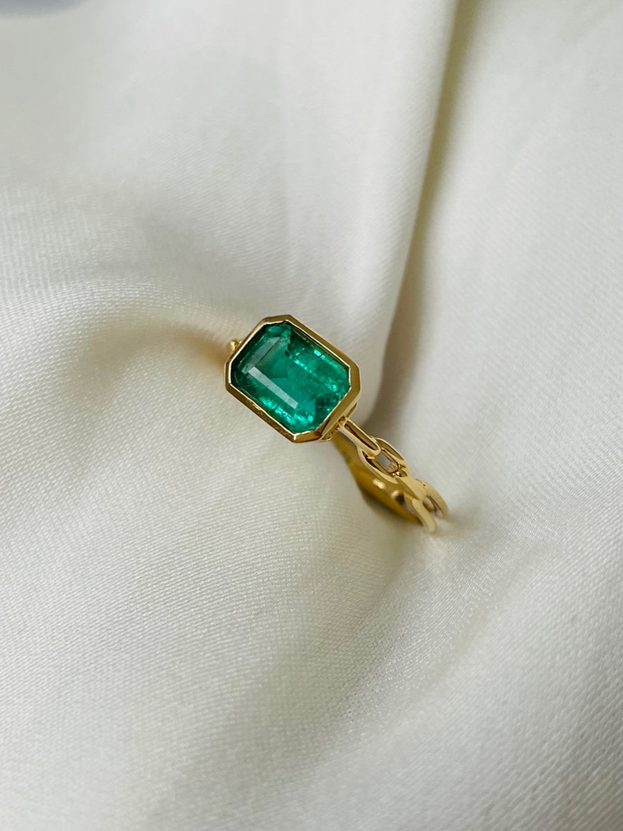 18ct Yellow Gold Emerald Ring