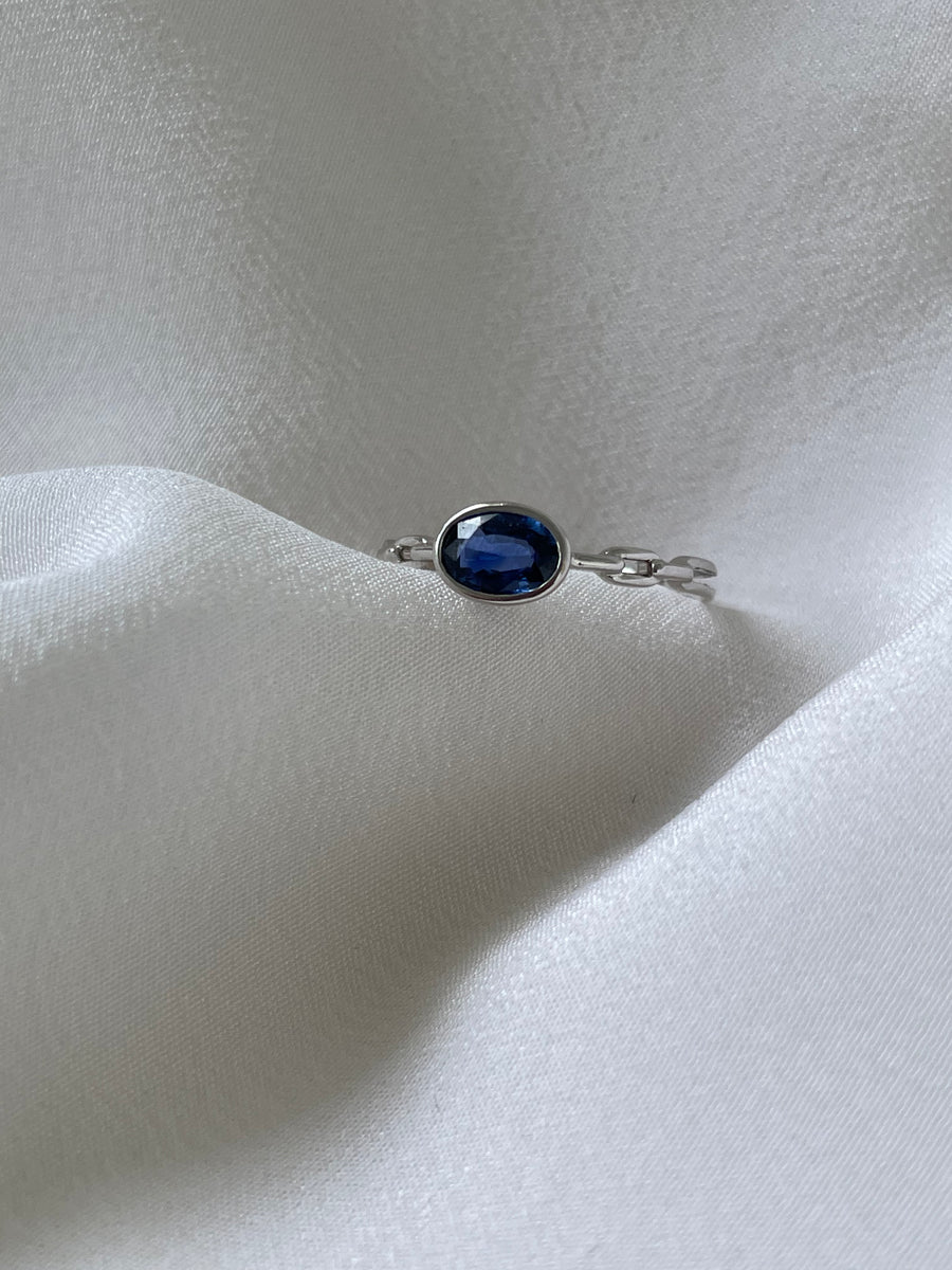 Naia - 18ct White Gold Blue Sapphire ring