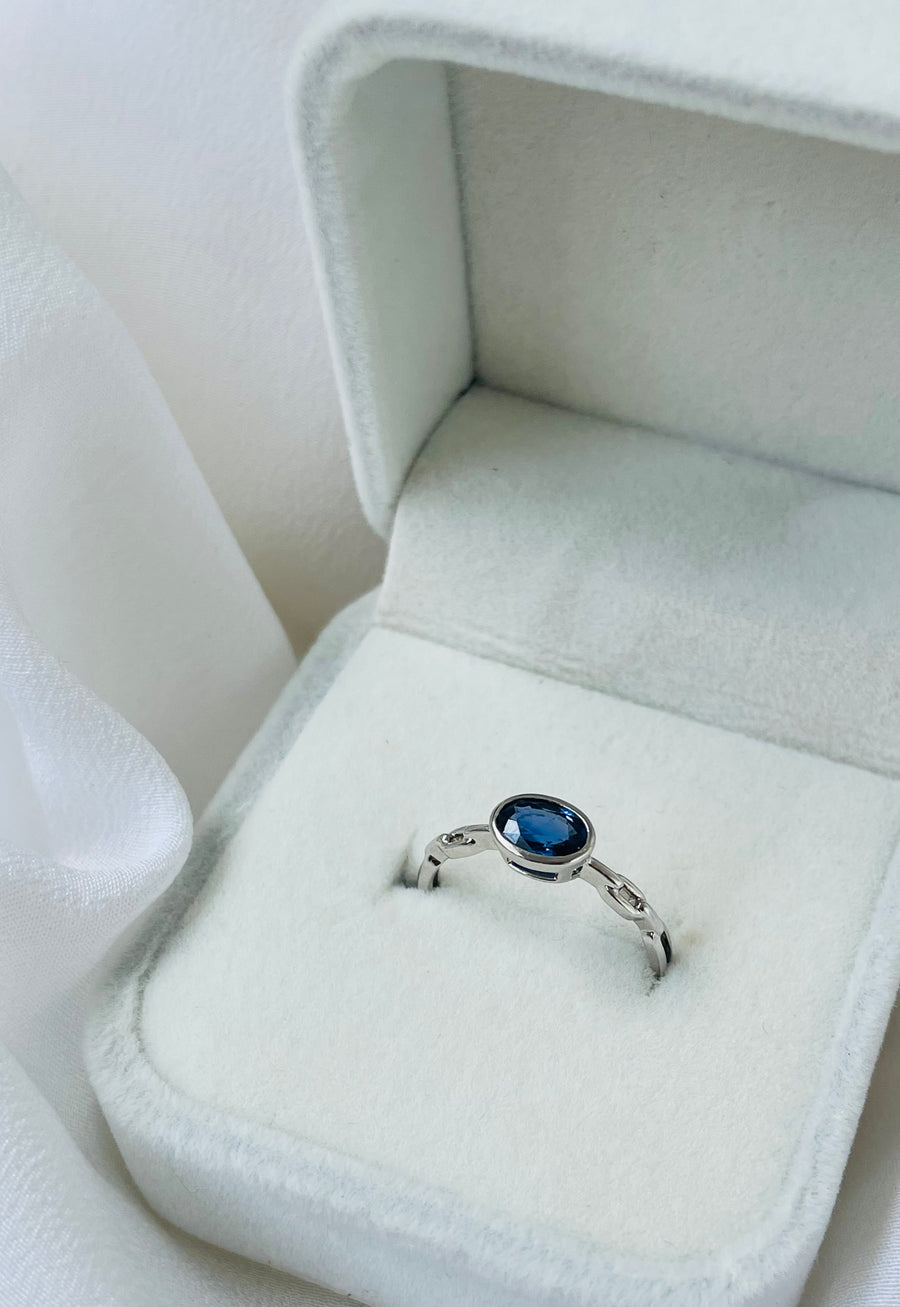 Naia - 18ct White Gold Blue Sapphire ring