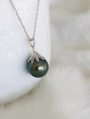 12.8mm Peacock Green Tahitian Pearl Diamond Pendant, 18ct White Gold