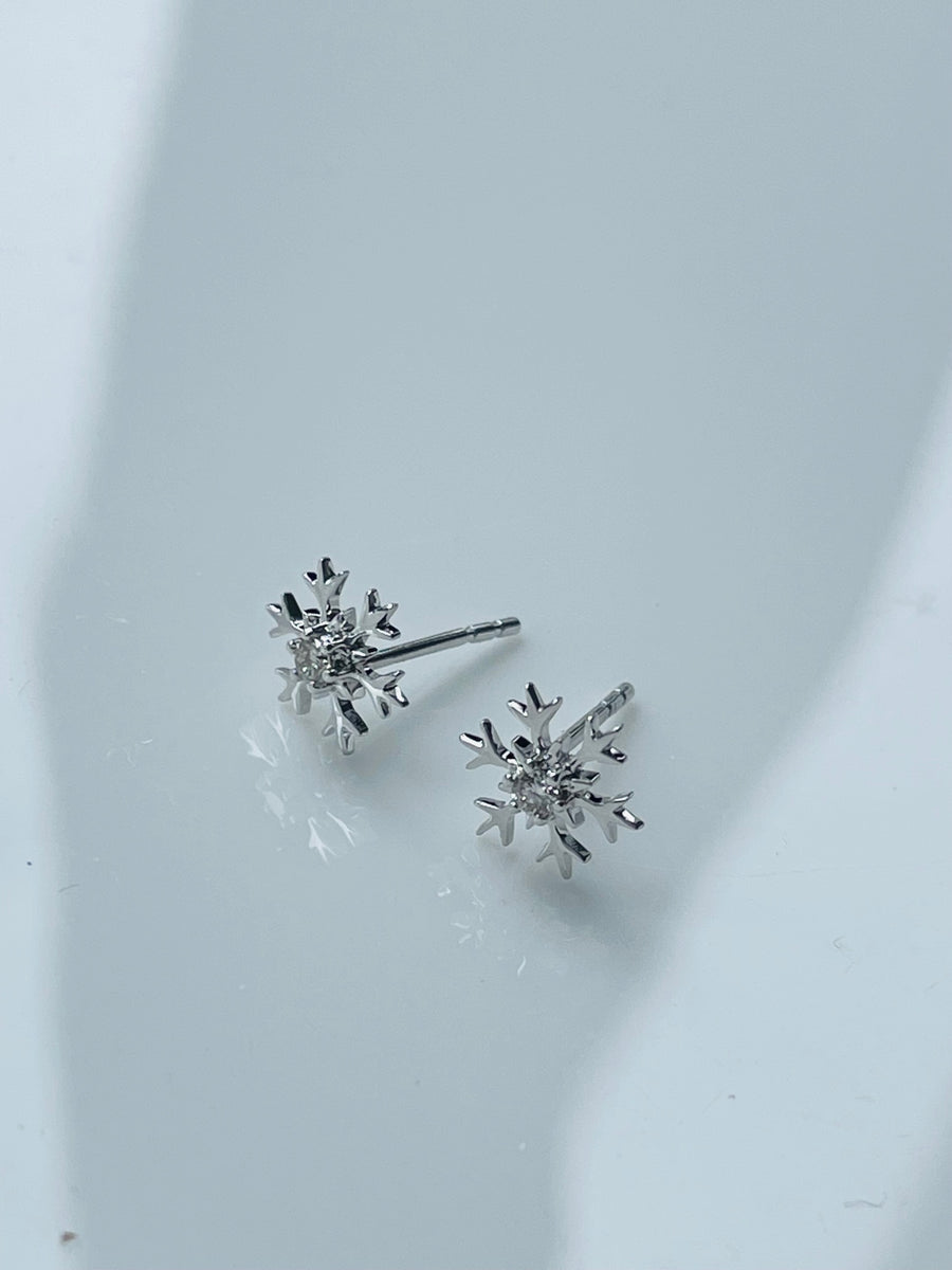 Elsa - 18k White Gold Diamond Snowflakes Earring Studs