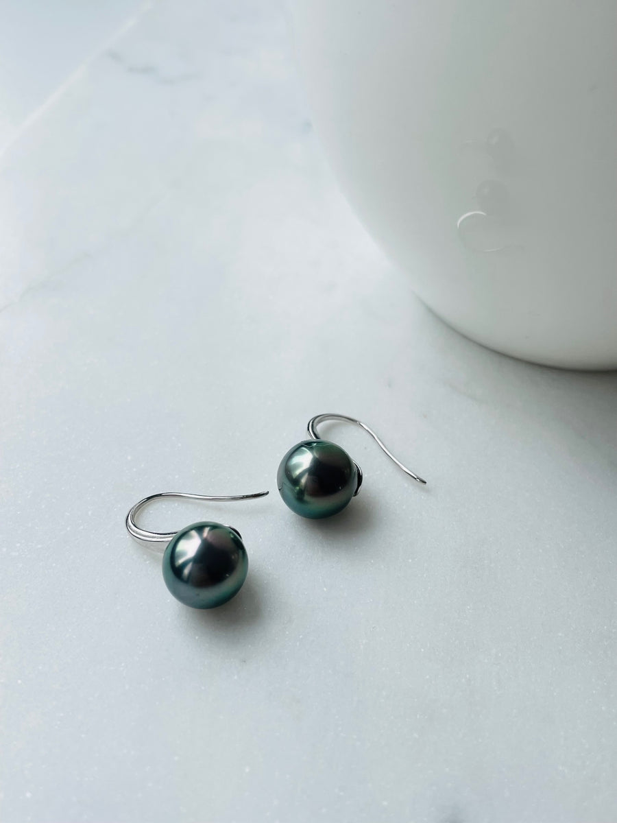 18ct White Gold Tahitian Pearl Earrings